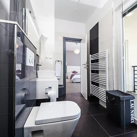 Sleeps 8 With Pool Air Con And Wifi Vila *