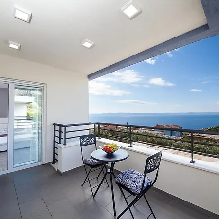 Sleeps 8 With Pool Air Con And Wifi Vila *