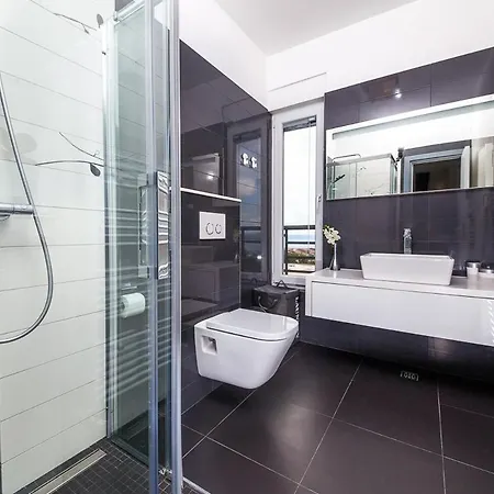 Sleeps 8 With Pool Air Con And Wifi Vila *
